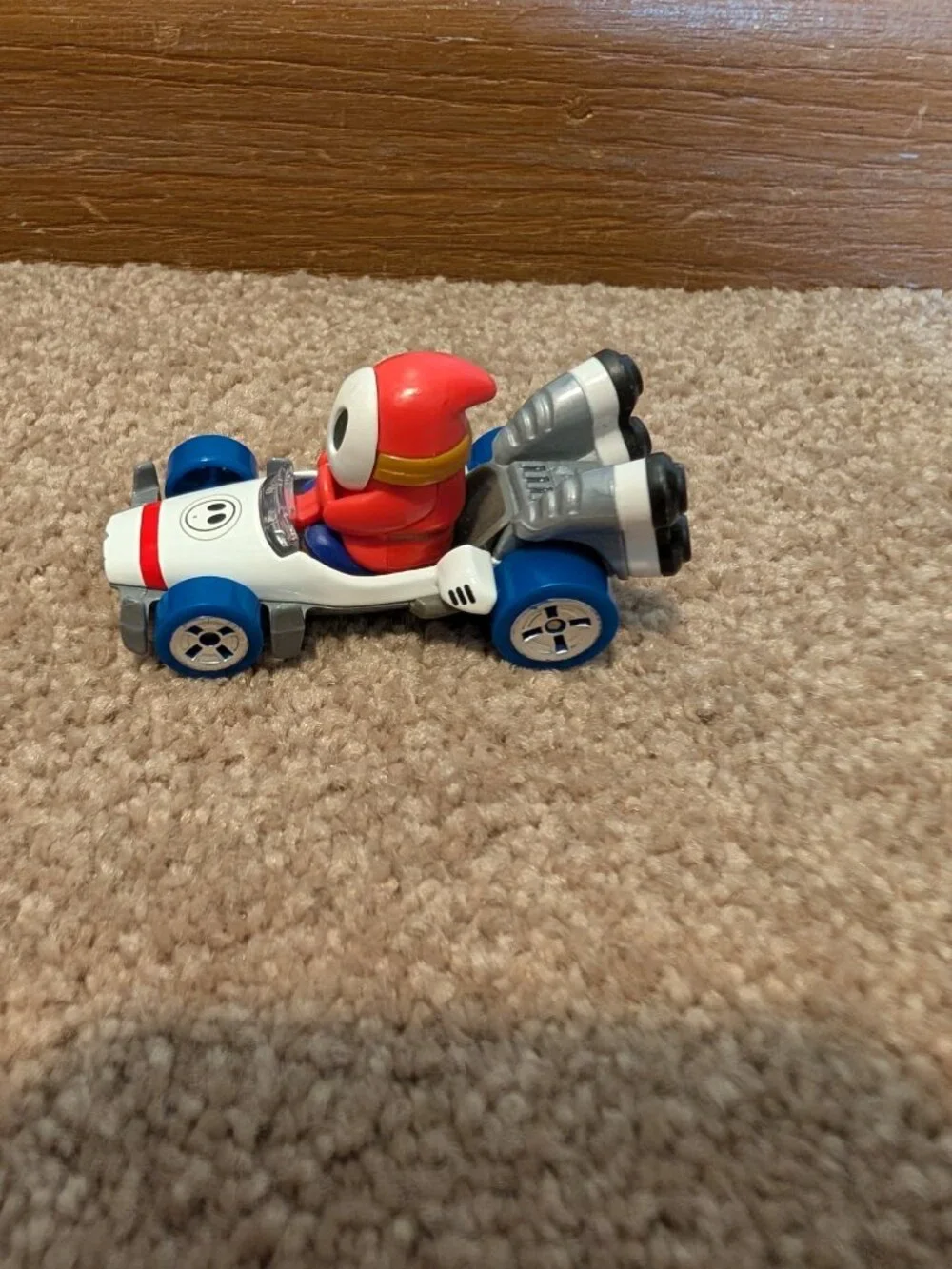 2018 HOT WHEELS NINTENDO MARIO KART SHY GUY B DASHER WHITE CAR